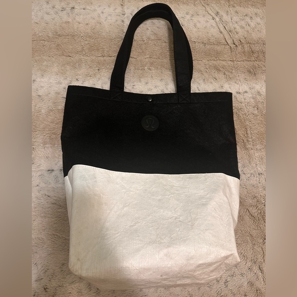 lululemon athletica Handbags - lululemon athletica Two-Tone Black and Cream Tote